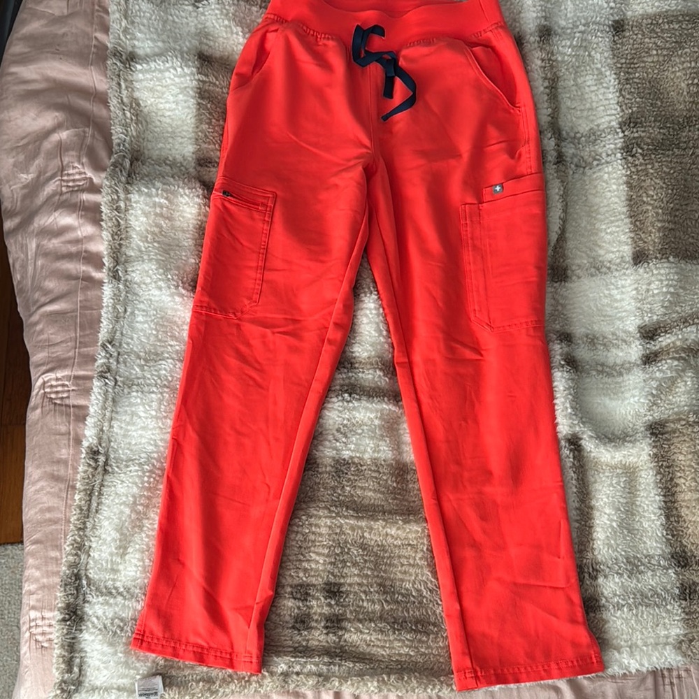 Figs scrubs: Yola style